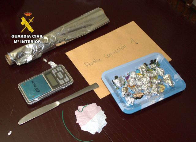 La Guardia Civil desmantela Cehegín un grupo delictivo que dirigía dos puntos de venta de drogas 'al menudeo' La Guardia Civil desmantela Cehegín un grupo delictivo que dirigía dos puntos de venta de drogas 'al menudeo'
