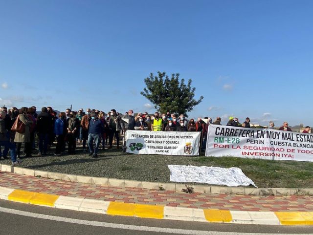 Carmina Fernández: Exigimos al PP que dote en los presupuestos el arreglo de la carretera de Cuesta Blanca, la Corona y Perín - 2, Foto 2