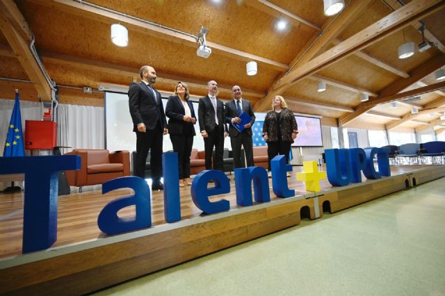 La Comunidad apuesta por incorporar conocimiento universitario al tejido productivo regional - 1, Foto 1