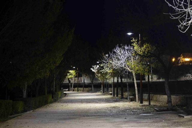 El Ayuntamiento de Caravaca dota de iluminación al segundo tramo del Camino del Huerto - 1, Foto 1