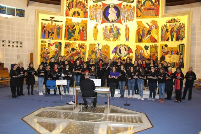 Patnia y el coro del IES Dos Mares ofrecen un concierto de Navidad en la iglesia de la Santísima Trinidad - 3, Foto 3