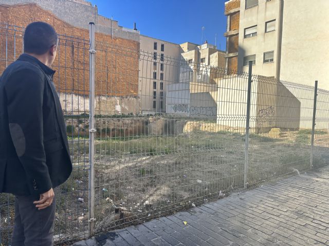 MC insiste en que Arroyo cumpla la Ley y exija la construcción en el centenar de solares del Casco Histórico - 1, Foto 1