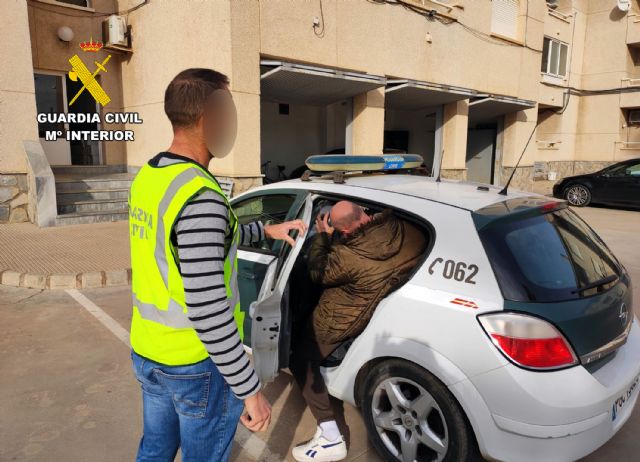 La Guardia Civil desarticula un grupo delictivo que cometía estafas a través de internet - 1, Foto 1