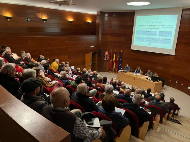 El Ayuntamiento de Murcia presenta la Guía de Gestión de los Centros Sociales de Mayores del municipio - 1, Foto 1