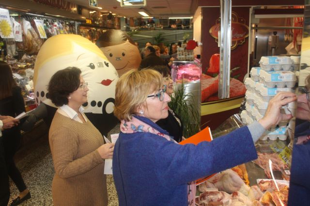 La concejal de Comercio y Relaciones Institucionales asiste a la presentación de la campaña ´El Huevo de Etiqueta´ - 3, Foto 3