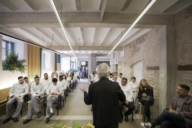 CaixaBank organiza una charla de Ferran Adrià en la Escuela de Hostelería de Cáritas - 3, Foto 3