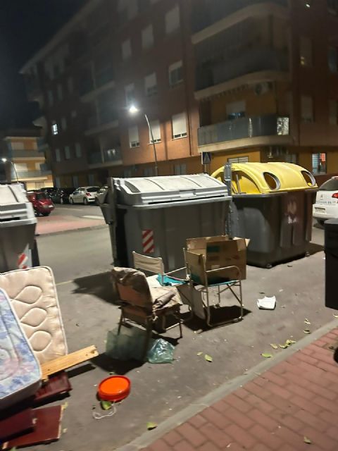 El PSOE de Lorca denuncia la situación de insalubridad y suciedad extrema que sufren los vecinos y vecinas del Barrio de La Viña - 1, Foto 1