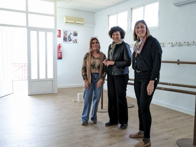 El Ayuntamiento ejecuta obras de renovación y mejora en el local cedido a la Academia de baile Riá Pitá - 1, Foto 1