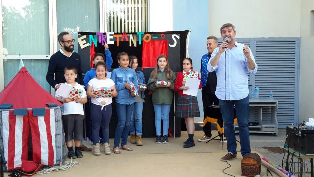 Pasacalles, magia, teatro, premios, un recuerdo a Shakespeare y Cervantes y música para acabar - 4, Foto 4