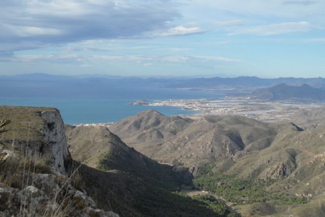 Postes y carteles informativos resaltan y ponen en valor el Macizo de Peñas Blancas - 1, Foto 1