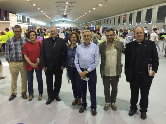 Cáritas da a conocer su labor y la de otras instituciones y movimientos diocesanos en la feria de la familia - 2, Foto 2