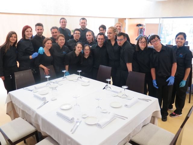 Los alumnos de Assido protagonizan esta semana el servicio del restaurante-escuela del CCT - 1, Foto 1