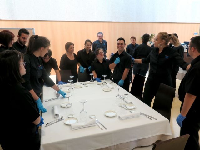 Los alumnos de Assido protagonizan esta semana el servicio del restaurante-escuela del CCT - 2, Foto 2