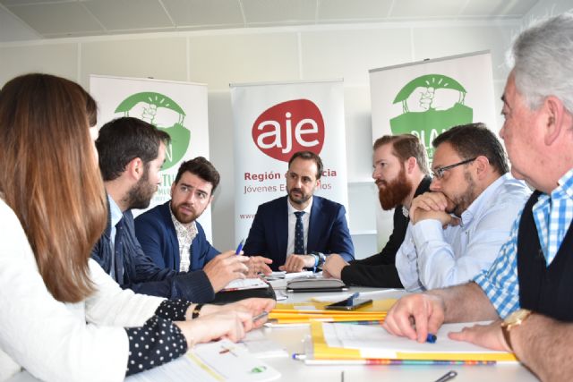 La Asociación de Jóvenes Empresarios de la Región de Murcia aporta sus propuestas al Plan de Juventud - 1, Foto 1