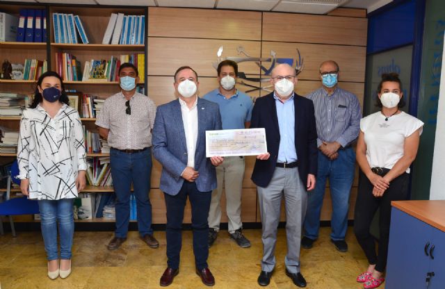 Los Ingenieros Técnicos de Obras Públicas entregan a Cáritas todos los fondos previstos para las celebraciones patronales del Colegio en 2021 como ayuda solidaria frente a la COVID-19 - 1, Foto 1