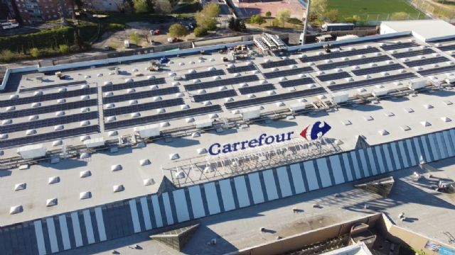 Carrefour impulsa el autoconsumo de  energía fotovoltaica en 130 centros - 1, Foto 1