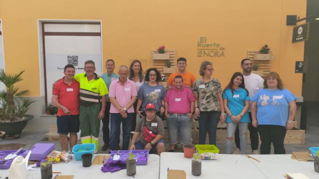 La Noria Outlet crea su primer huerto ecológico con la ayuda de alumnos de ASTRAPACE - 1, Foto 1