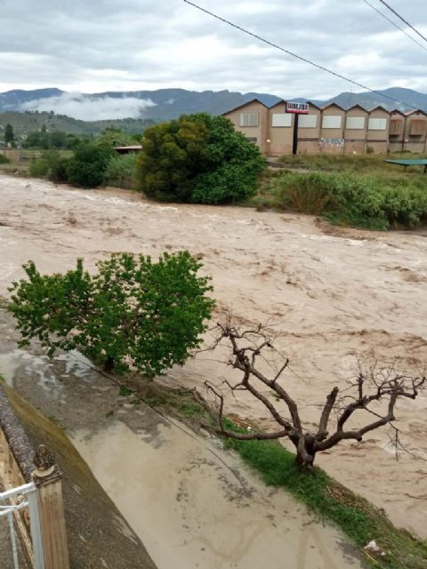 La CHS evalúa los efectos de la fuerte tromba de agua caída en la zona del río Argos - 2, Foto 2