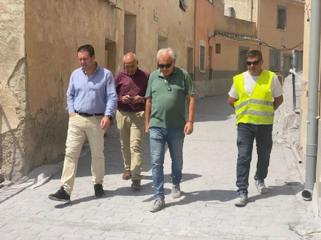 El alcalde de Mula visita las obras de la calle Fuensanta - 1, Foto 1