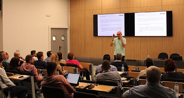 Inicio del Ciclo de Conferencias de Verano de amusal con el experto Javier San José - 1, Foto 1