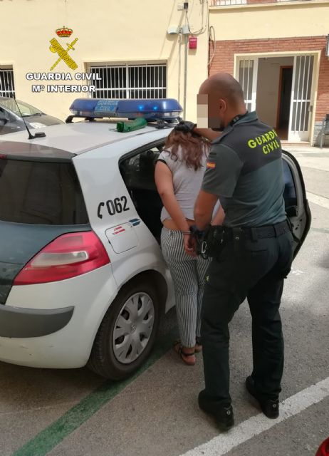 La Guardia Civil localiza a dos hermanas buscadas por 14 órdenes de detención - 1, Foto 1