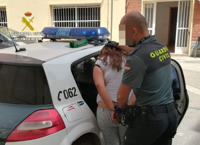 La Guardia Civil localiza a dos hermanas buscadas por 14 órdenes de detención - 2, Foto 2