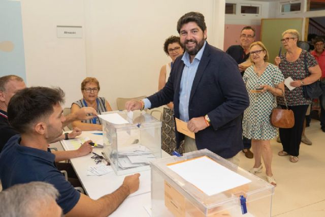 López Miras anima a votar porque nos jugamos un cambio político necesario y poder tener un gobierno sin ataduras ni bloqueos - 1, Foto 1