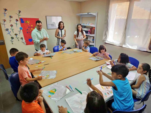 Más de 50 familias participan este verano en el servicio para la conciliación 'Colegio Abierto', puesto en marcha por el Ayuntamiento de Caravaca - 1, Foto 1