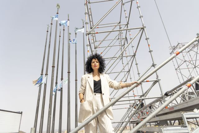 Sonia Navarro ha diseñado las banderas que ondean en La Mar de Músicas de Cartagena - 1, Foto 1