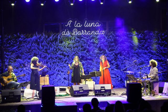 El ciclo 'A la luna de Barranda' celebra su vigésimo aniversario con cinco conciertos dedicados a las músicas tradicionales de distintos territorios de España El ciclo 'A la luna de Barranda' celebra su vigésimo aniversario con cinco conciertos dedicados a las músicas tradicionales de distintos territorios de España