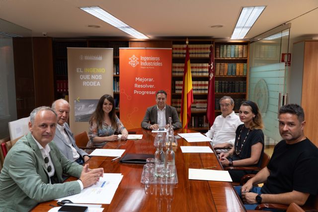 El COIIRM reúne al jurado que elegirá el diseño de su futura sede en Alfonso X El COIIRM reúne al jurado que elegirá el diseño de su futura sede en Alfonso X