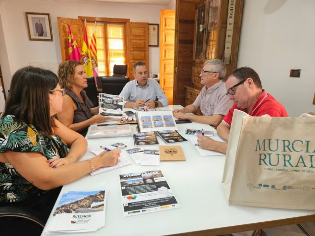 Abanilla refuerza su apuesta por el desarrollo rural con una ofensiva informativa sobre las ayudas LEADER 2023-2027 Abanilla refuerza su apuesta por el desarrollo rural con una ofensiva informativa sobre las ayudas LEADER 2023-2027