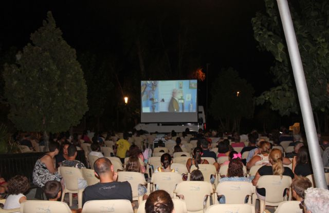 Más de 1.000 personas han disfrutado del cine de verano en los parques de Puerto Lumbreras - 1, Foto 1