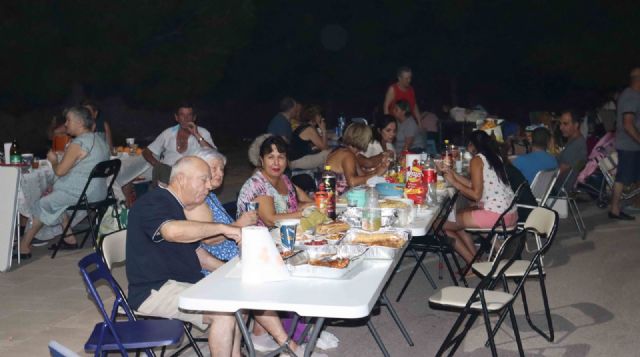 La Noche de la Brasa une a miles de torreños en una barbacoa llena de música y alegría - 5, Foto 5