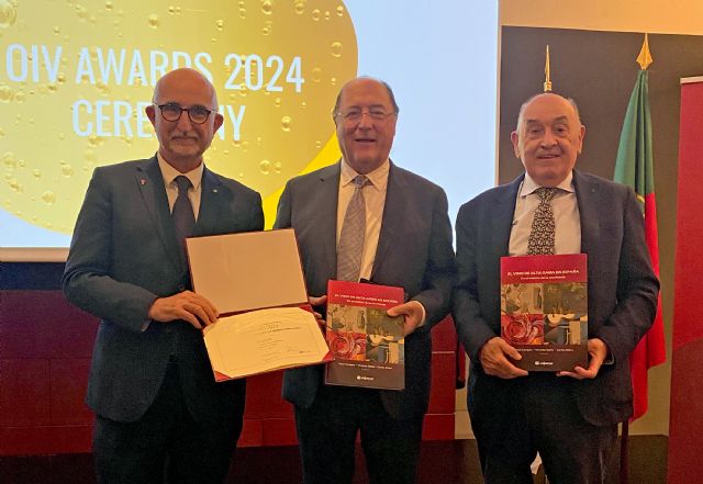 La OIV premia la publicación de Cajamar sobre los vinos españoles de alta gama - 1, Foto 1