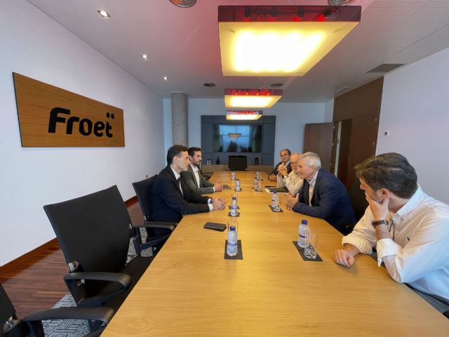 Fomento y Froet apuestan por intensificar la formación y la modernización de flotas del sector del transporte y la logística de la Región de Murcia - 1, Foto 1