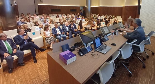 La Comunidad potencia la presencia femenina en las titulaciones científico-técnicas universitarias y el sistema regional de ciencia La Comunidad potencia la presencia femenina en las titulaciones científico-técnicas universitarias y el sistema regional de ciencia