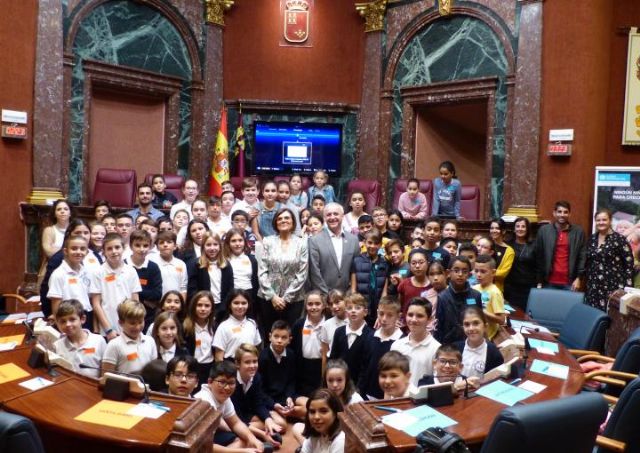 Los escolares murcianos se comprometen a respetar a las personas sea cual sea su raza - 1, Foto 1