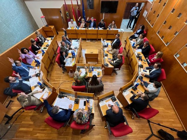 Se acabó el teatrillo, Fulgencio Gil se ha terminado arrodillando ante Vox para sacar adelante su gran mentira de no hacer la bajada de impuestos que prometió - 1, Foto 1