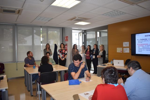 14 estudiantes de la UCAM comparten piso con usuarios de Fundown - 2, Foto 2