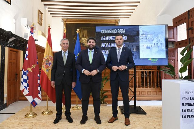 López Miras resalta que la nueva iluminación ornamental de la basílica de la Vera Cruz permitirá “consolidar hacia un futuro mejor” el Año Jubilar - 1, Foto 1