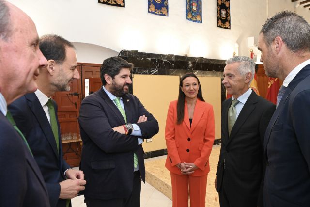 López Miras resalta que la nueva iluminación ornamental de la basílica de la Vera Cruz permitirá “consolidar hacia un futuro mejor” el Año Jubilar - 2, Foto 2