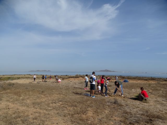 Circular informativa: “ANSE planta 400 árboles en Peligro de Extinción en los arenales de Lo Poyo con la participación de los centros educativos de la zona” - 1, Foto 1