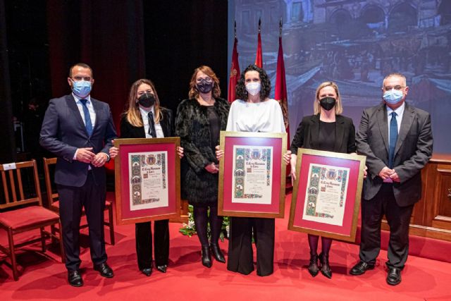 Isabel Franco acude la entrega de Diplomas de servicios distinguidos de la ciudad de Lorca - 1, Foto 1