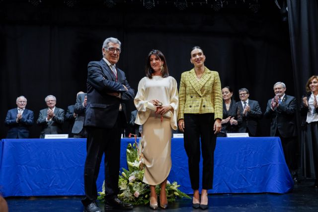 Perla Fuertes, ingresa como nuevo miembro de la Real Academia de Bellas Artes de Santa María de la Arrixaca por el valor y proyección de su obra - 1, Foto 1