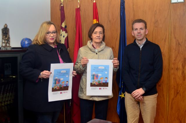 Los ingenieros técnicos industriales inician la campaña solidaria de recogida de juguetes, ropa y alimentos a favor de Cáritas de la Región de Murcia - 1, Foto 1