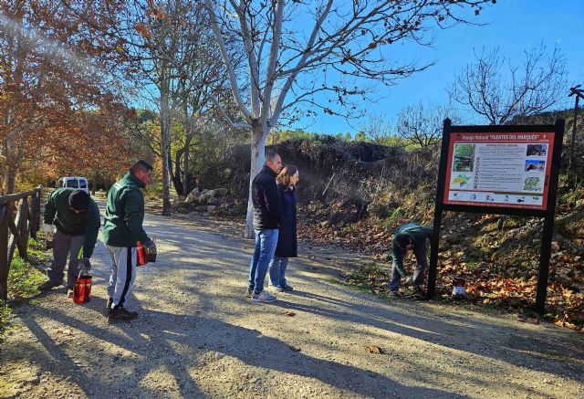 El Ayuntamiento de Caravaca realiza actuaciones de mejora en senderos, mobiliario y señalética de las Fuentes del Marqués - 1, Foto 1