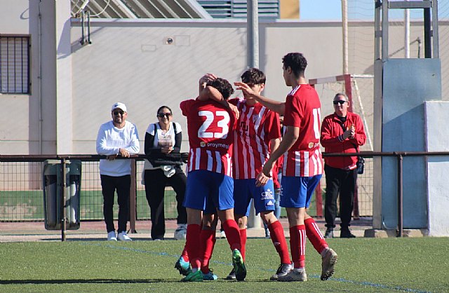 El Olímpico de Totana cierra el año con una trabajada victoria ante la UD Los Garres (1-0), Foto 4