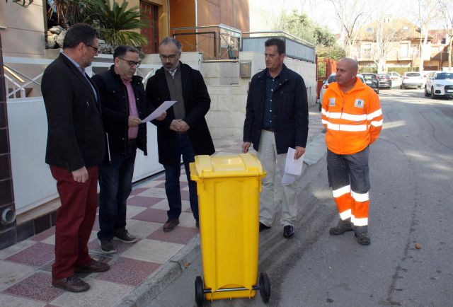 El Ayuntamiento de Caravaca y Ecoembes impulsan una campaña para mejorar el reciclaje de envases ligeros con la técnica de recogida 'puerta a puerta' - 1, Foto 1