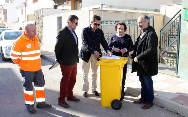 El Ayuntamiento de Caravaca y Ecoembes impulsan una campaña para mejorar el reciclaje de envases ligeros con la técnica de recogida 'puerta a puerta' - 2, Foto 2